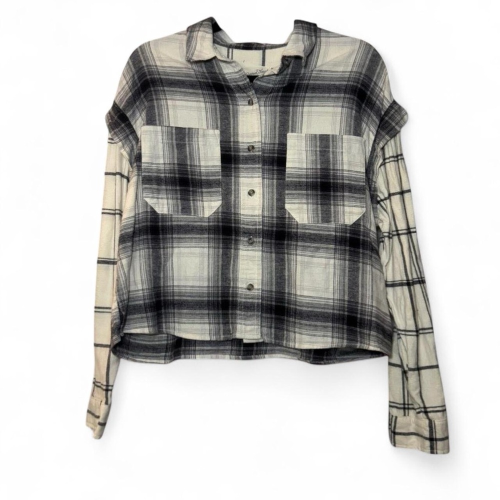 Universal Thread Women’s Off-White & Black Indie Grunge Crop Flannel — MEDIUM - Picture 3 of 5